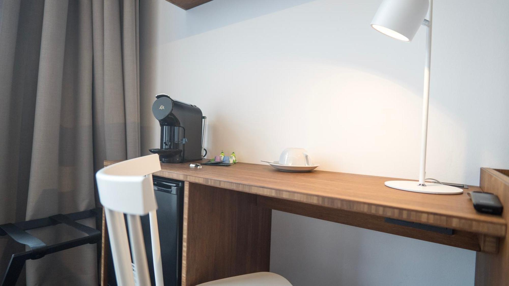 Tin Inn - Heinsberg - Das Hotel Aus Hochwertig Ausgebauten Ueberseecontainern ภายนอก รูปภาพ